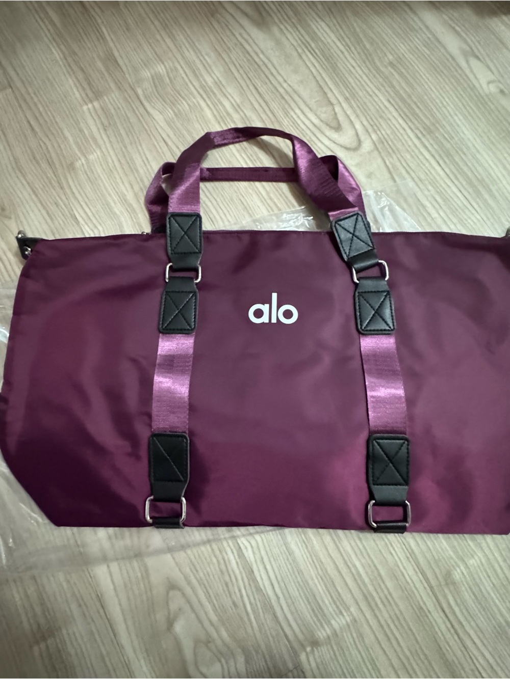 ALO Yoga Men’s Plum Duffel Bag with Satin Handles